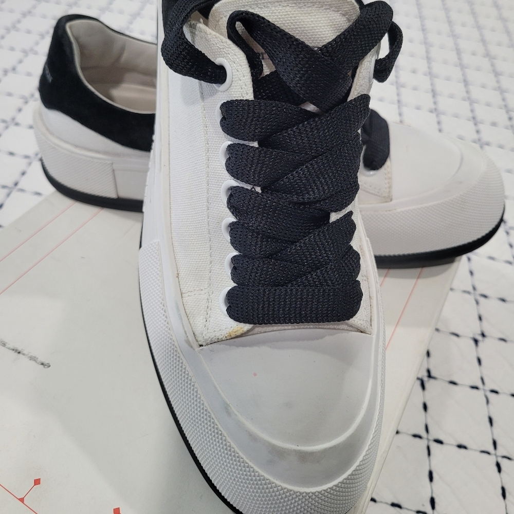 ALEXANDER MC QUEEN SNEAKERS ⚘️RESERVED⚘️